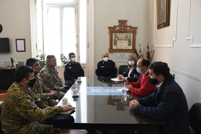 ejercito policia elecciones reunion