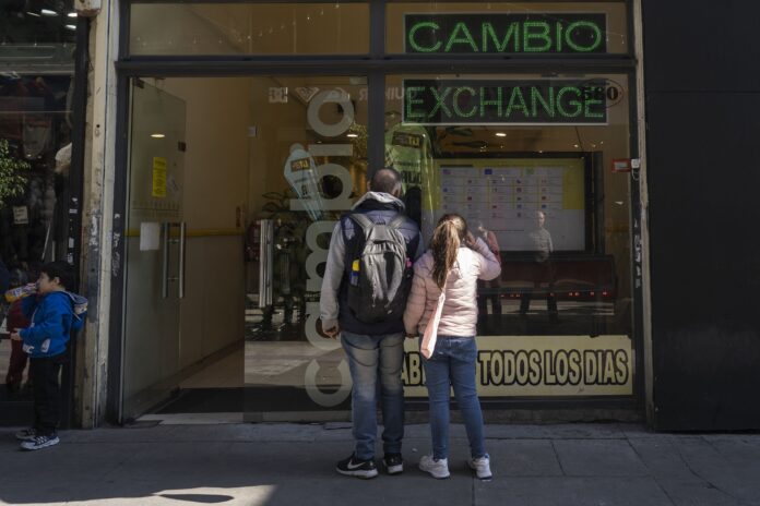 ARGENTINA-BUENOS AIRES-DOLAR