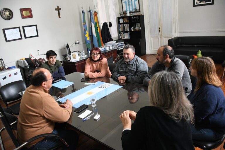 Reunión  con integrantes de la Expo Vivero Cazón