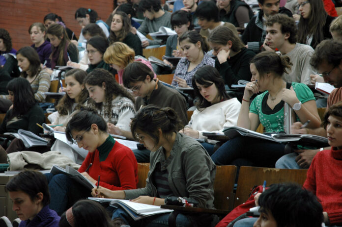 estudiantes-aula