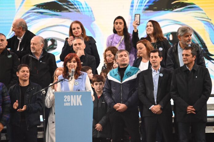 CFK-25-de-mayo