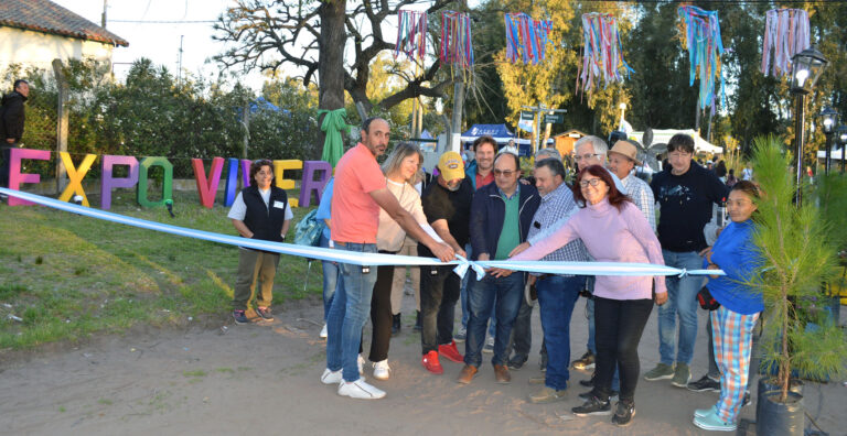 Cazón inauguró su undécima Expo Vivero