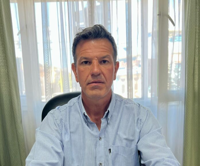 El intendente de Roque Pérez defendió la creación de la tasa del 2,5% a los combustibles