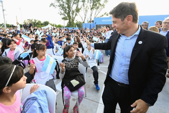 Kicillof-alumnos