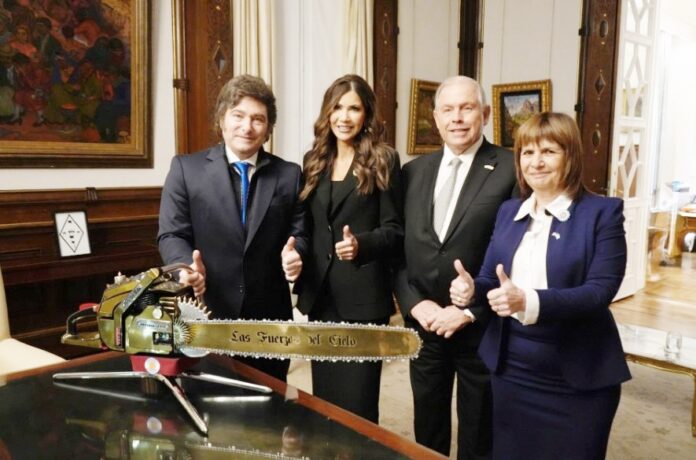 foto-gobierno-motosierra-