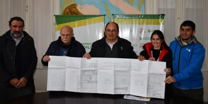 planos Salomón entrega el proyecto a dirigentes del CUEC