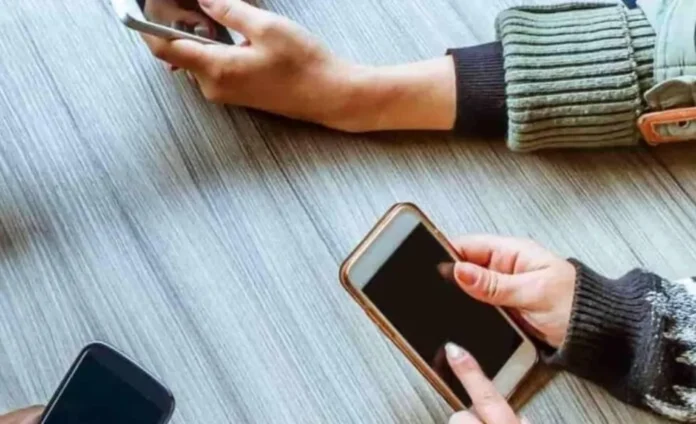 jovenes-y-celulares