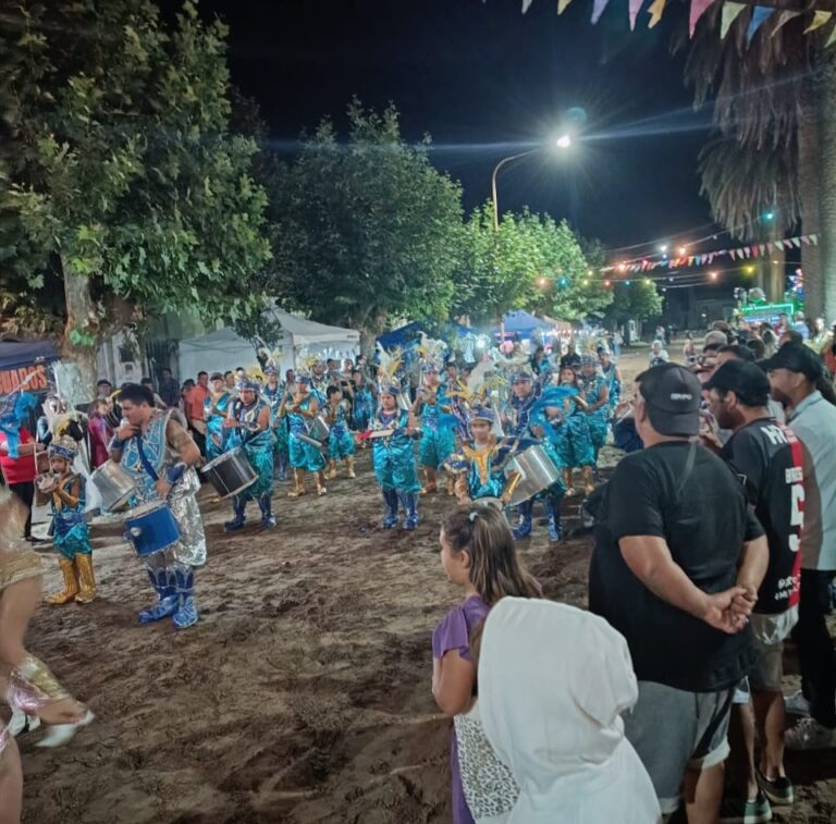 Ernestina disfrutó del carnaval en comunidad