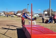 JB 2026 | Más de 200 jóvenes compitieron en la etapa local de atletismo
