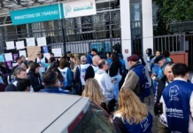 Los docentes reclamaron una “urgente recomposición salarial” tras las paritarias sin oferta