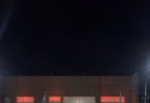El Palacio municipal se iluminó de naranja por el Día Nacional del TDAH