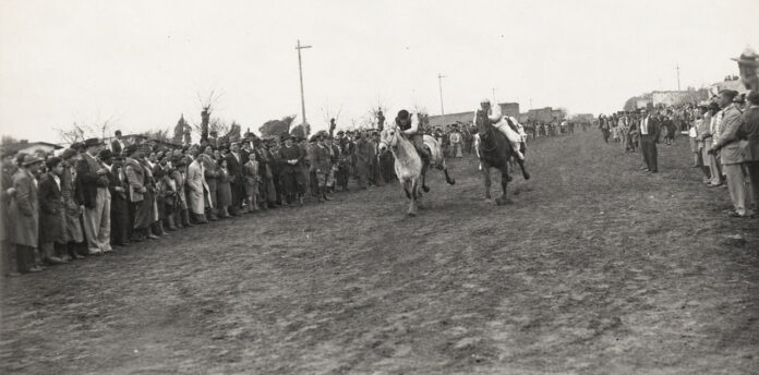 POLLAS EN AVENIDA RIVADAVIA GENERAL ALVEAR CIRCA 1940