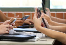 El 59% de los alumnos de tercer grado ya cuenta con un teléfono personal
