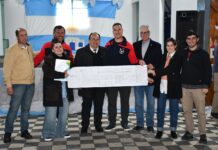 Del Carril | Salomón entregó planos para la futura ampliación del cuartel de Bomberos