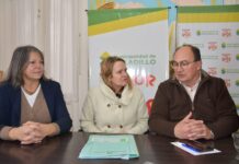 El Municipio entregó un aporte al Hogar de Ancianos para la compra de un desfibrilador