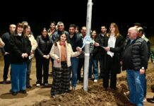 Egüen inauguró luminarias en San Enrique, que festejó su 115º aniversario