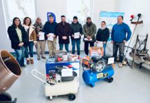 Ramiro Egüen entregó microcréditos y herramientas a emprendedores locales