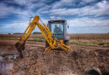 El Municipio avanza con obras de instalación y recambio de alcantarillas en caminos rurales