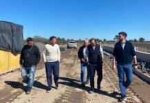 Sciaini recorrió el avance de obra de los puentes sobre el río Salado
