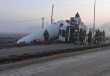 Volcó un camión cargado de gas butano en la Ruta 205