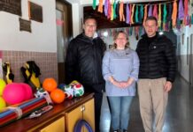 Sciaini entregó materiales deportivos al Jardín de Infantes 901 y JIRIMM 1