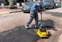 Bachean en la ciudad cabecera y realizan mejoras viales en Del Carril
