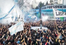 El peronismo, enredado en una pelea que se agrava mientras Milei cambia de tema