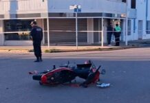 Accidente: una motociclista grave tras choque con una camioneta