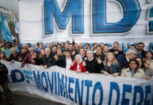Kicillof, el único gobernador en la protesta: “Defender la Universidad es defender el futuro del país”